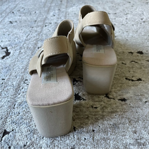 Valerie Steven’s Heels - Picture 4 of 6